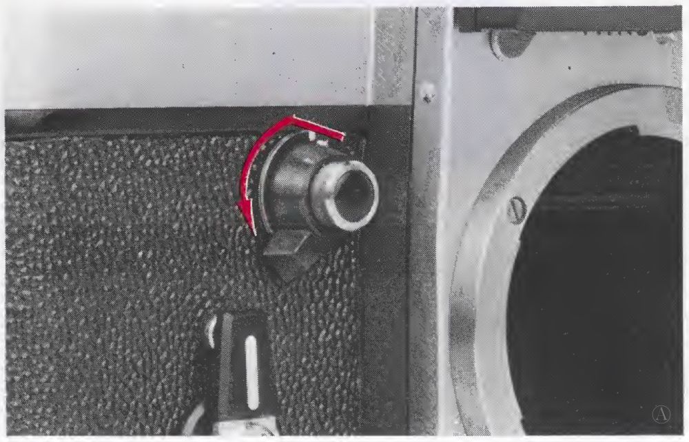Diagram showing how to use the mirror-lock up function.
